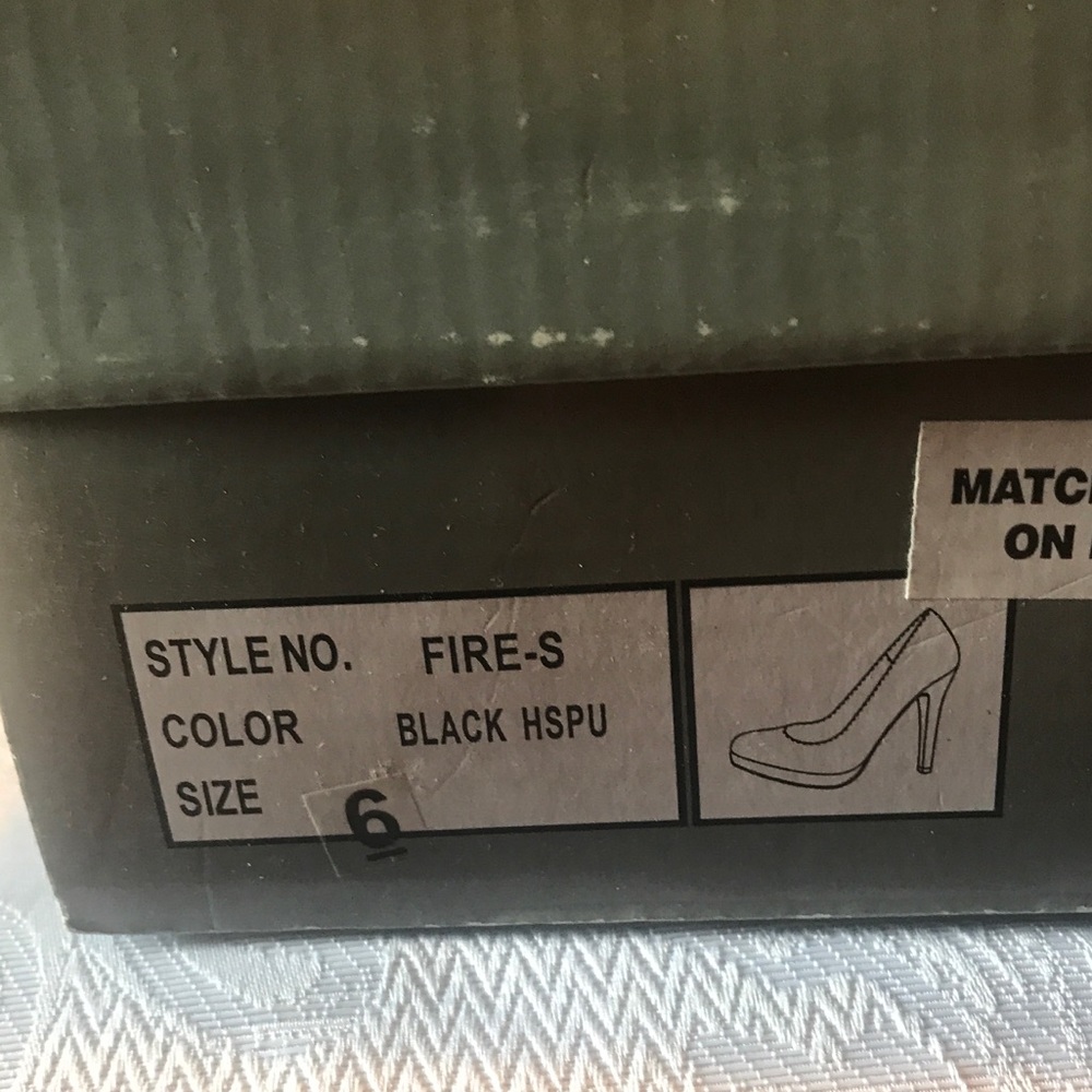 Size 6 pumps - Picture 5 of 8